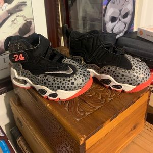 Griffey safari black gray infared size 6c